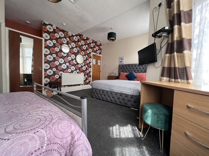 Bedroom 2, Galaxy Hotel, Blackpool