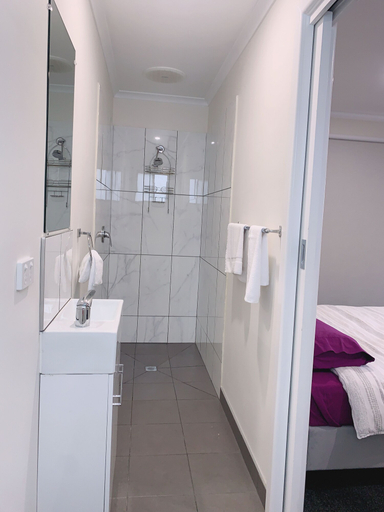 Bathroom 3, Colac Otway Caravan & Cabin Park, Colac-Otway - North