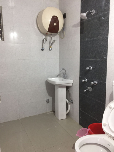 Bathroom 3, Hotel Olive Branch Darjeeling, Darjiling