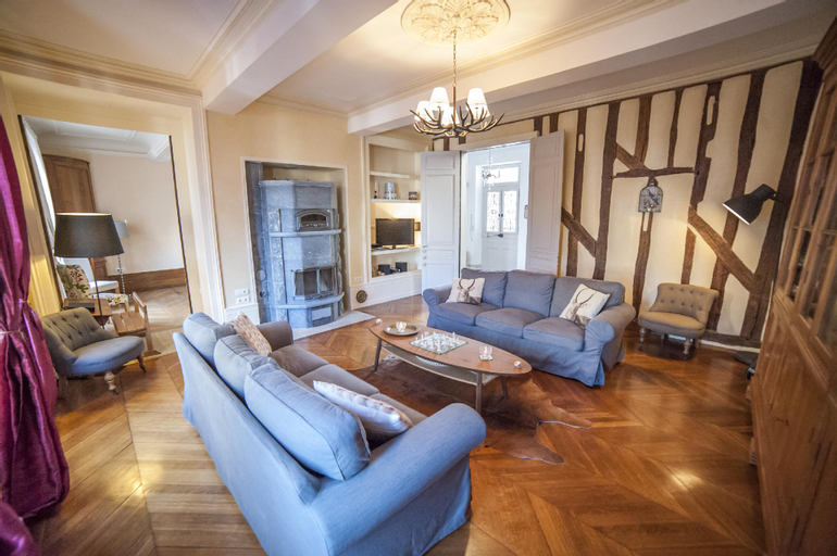 Others 4, Maison des 7 lieux, Yonne