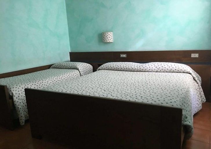 Bedroom 3, HOTEL LA PERGOLETTA, Terni