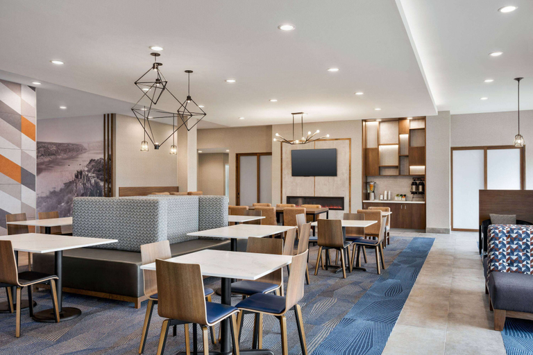 Food & Drinks 5, Hawthorn Extended Stay by Wyndham Del Rio, Val Verde