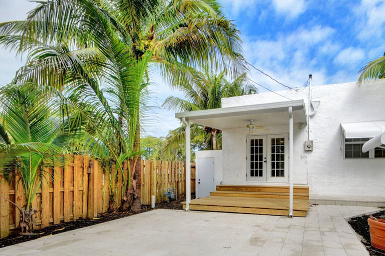 Exterior & Views 2, Sunset Cottage West Palm Beach/close to Downtown/ Shops/ Pet Friendly, Palm Beach