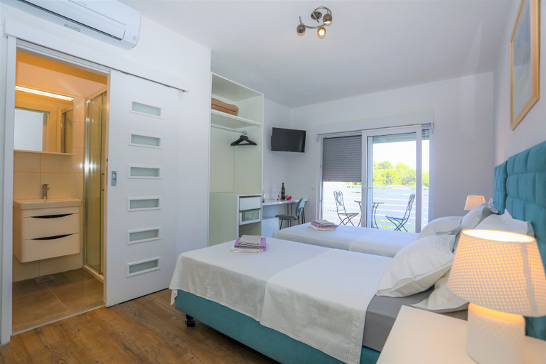 Bedroom 2, Stella Maris Hvar - Sea View Rooms with Balcony, Hvar
