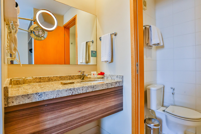 Bathroom 4, Comfort Hotel Campos Dos Goytacazes, Campos