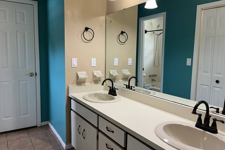 Bathroom 4, Magnolia Bungalow, Saint Johns