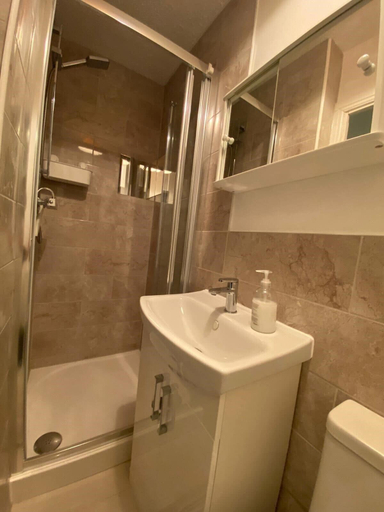 Bathroom 3, Ashmina Guest House, Milton Keynes