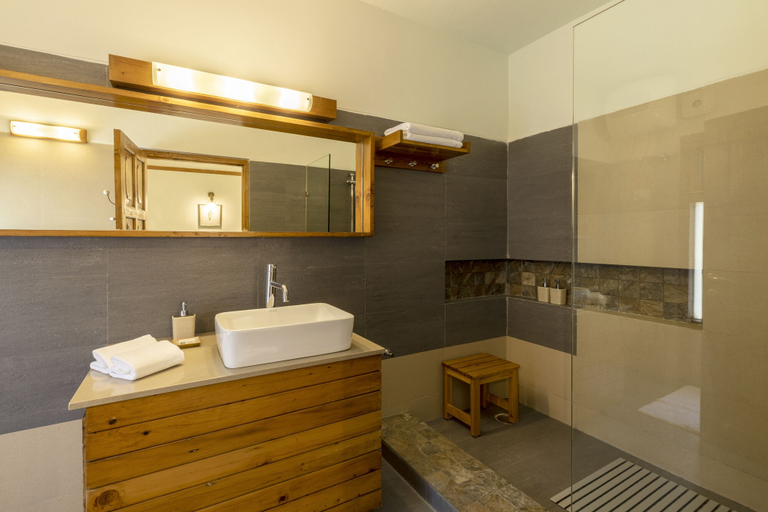 Bathroom 4, amã Stays & Trails Ballyhack Cottage, Shimla, Shimla