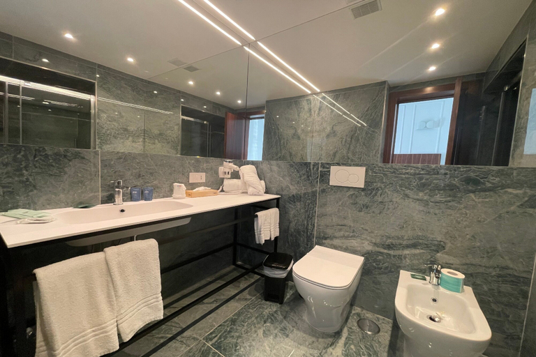 Bathroom 5, Hotel Stabia, Napoli