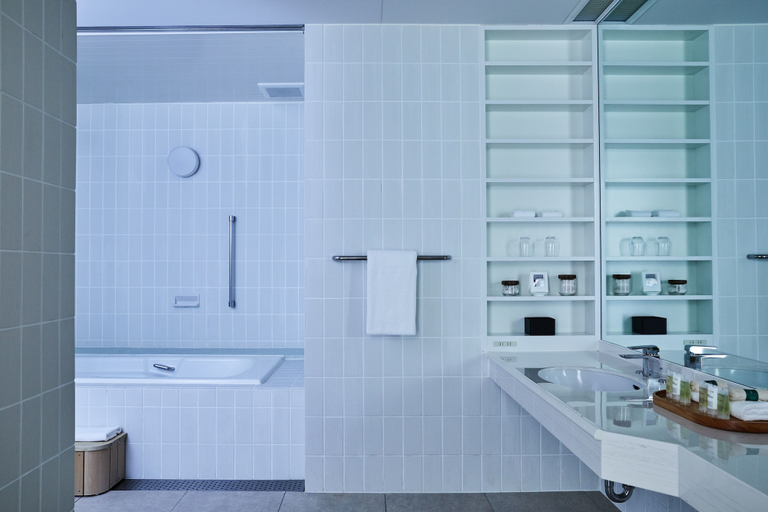 Bathroom 4, SETOUCHI RETREAT AONAGI by Onko Chishin, Matsuyama