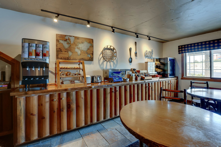Food & Drinks 5, Stoney Creek Inn Galena, Jo Daviess