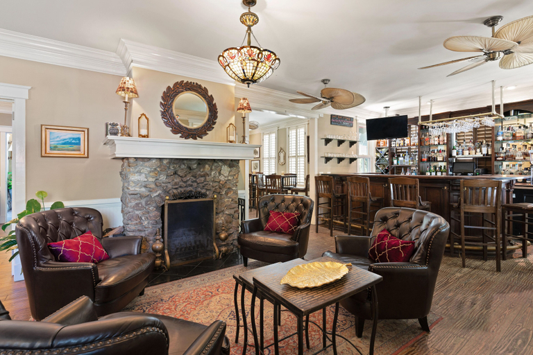 Food & Drinks 4, Village Inn and Pub - Adults Only, Glynn