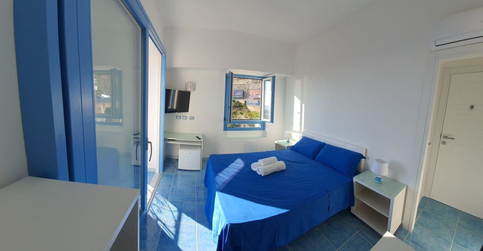 Bedroom 2, B&B Acquamarine, Salerno