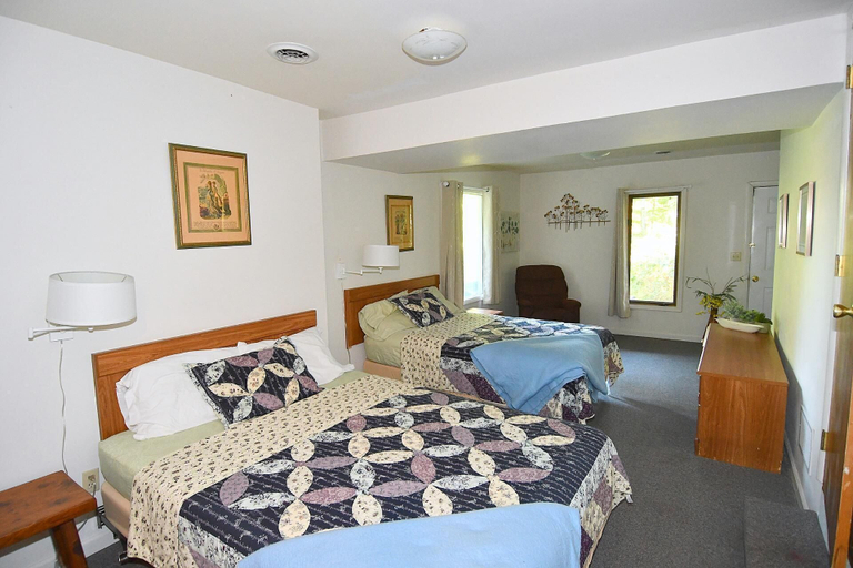 Bedroom 3, Serendipity - Large 5BR With a Hot Tub, Morgan