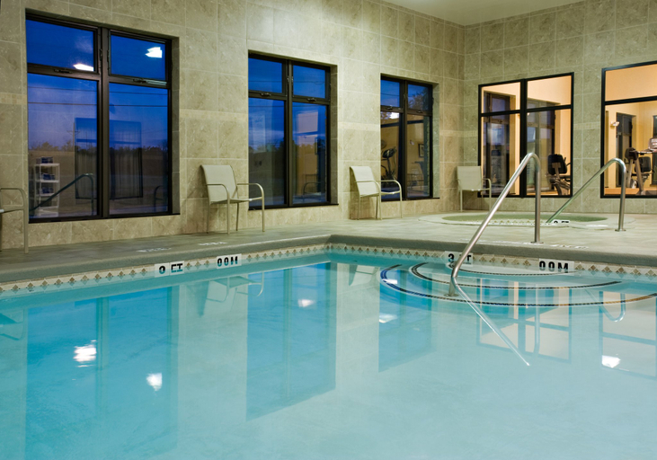 Sport & Beauty 3, Holiday Inn Express & Suites BORGER by IHG, Hutchinson