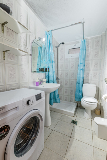 Bathroom 5, Skioni Apartments, Central Macedonia