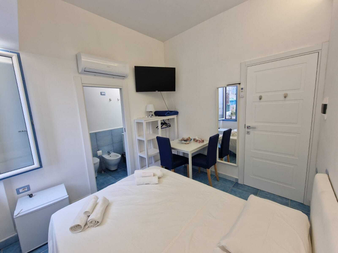 Bedroom 3, B&B Acquamarine, Salerno