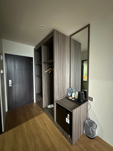 Edge Premium Homestay - Tap to explore photos