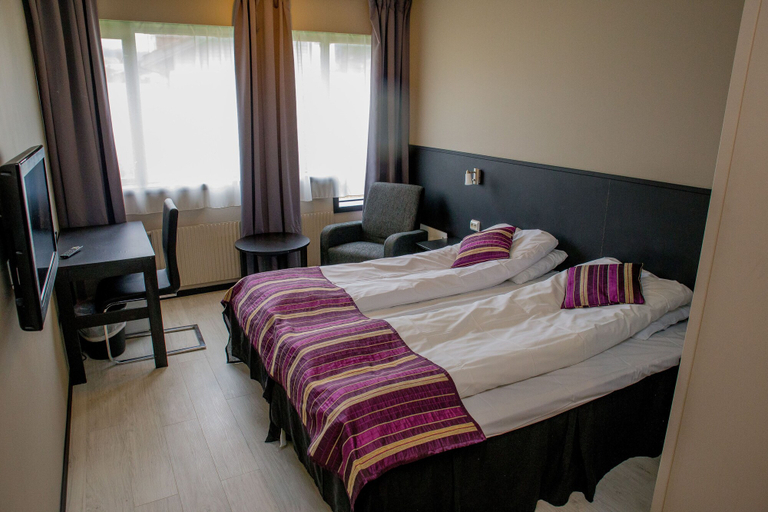 Bedroom 2, Systra Hotel Apartments Sjøholt, Ørskog
