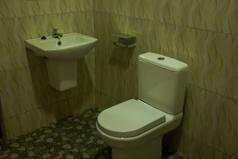 Bathroom 3, wecare4you lodge, Awutu Efutu Senya