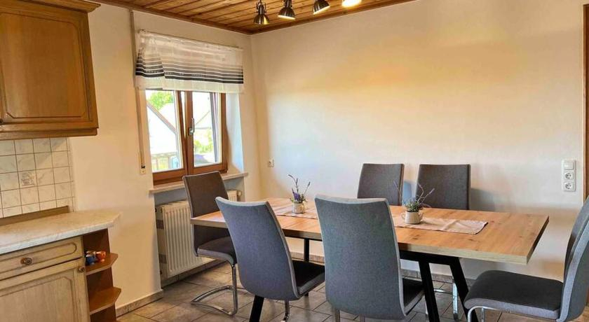 Dining Room 4, ~ Straubings grosses Apartment~, Straubing-Bogen