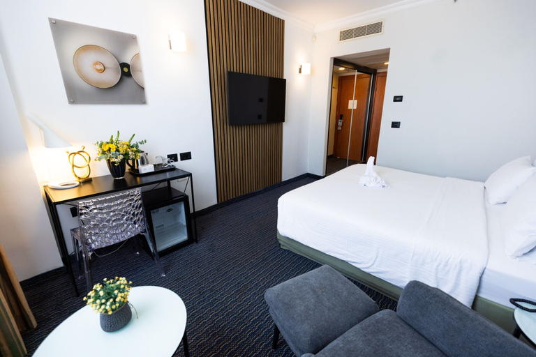 Bedroom 3, Grand Beach Hotel