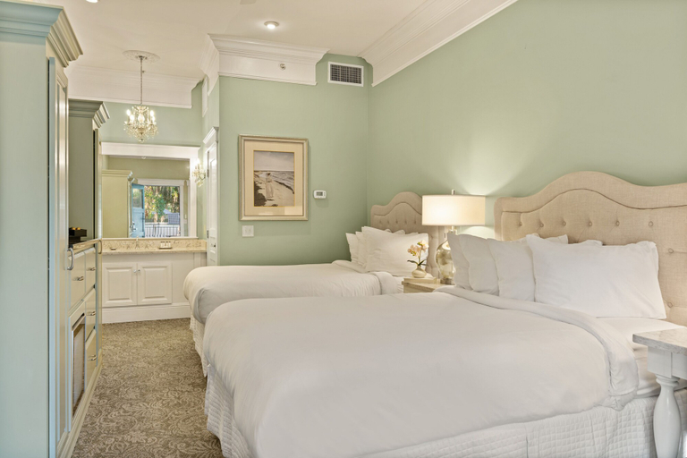Bedroom 2, Village Inn and Pub - Adults Only, Glynn
