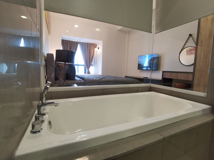 Bathroom 12
