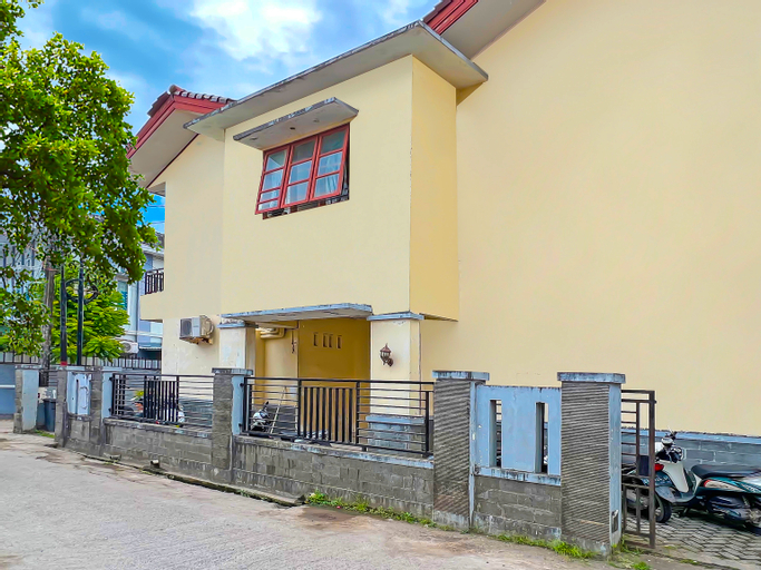 Exterior & Views 2, SPOT ON 92654 Oma Homestay, Makassar
