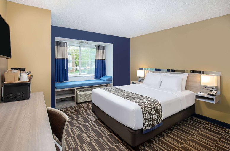 Bedroom 3, Microtel Inn by Wyndham Dry Ridge, Grant