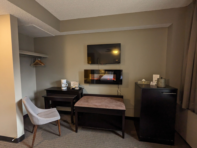 Others 4, King Edward Hotel, Division No. 15