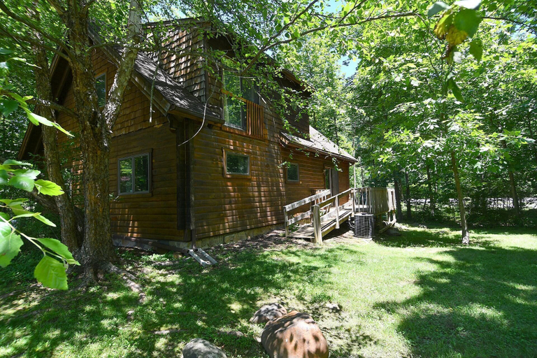 Exterior & Views 2, Lazy Bear Retreat - Classic Cabin!, Morgan