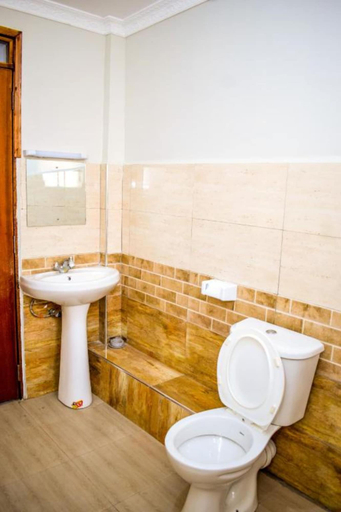 Bathroom, Rio Breeze Gardens, Kikuyu