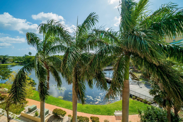 314s Nautical Beach Suite - 2 Beds!, Pools, Jacuzzi, Beach, Shops & Dog Friendly, Palm Beach