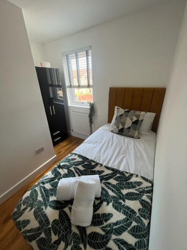 Others 4, Remarkable 3-bed House in Cambridge, Cambridgeshire