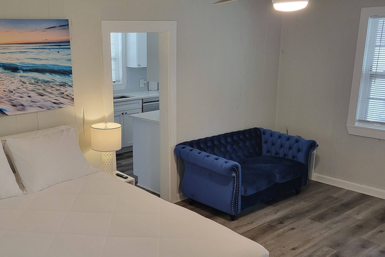 Bedroom 4, Sunset Cottage West Palm Beach/close to Downtown/ Shops/ Pet Friendly, Palm Beach