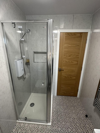 Bathroom 3, Royal Oak Guest House, Orkney Islands