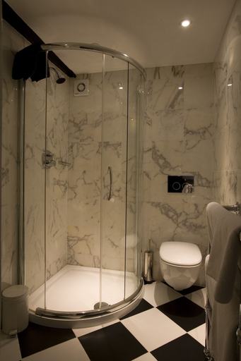 Bathroom 3, The Peacock at Rowsley, Derbyshire