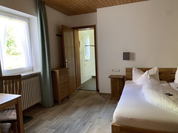 Bedroom 3, Alpenhotel Sonneck, Oberallgäu