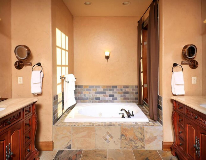 Bathroom, Big Cedar Lodge, Taney