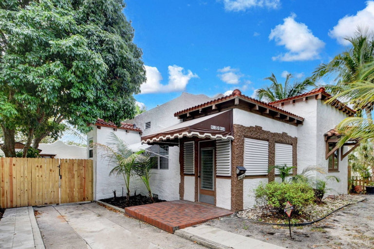 Sunset Home West Palm Beach/close to Downtown/ Shops/ Pet Friendly, Palm Beach
