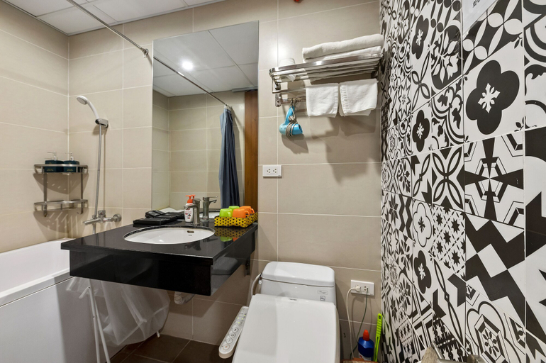 Bathroom 4, Japanese House In Hanoi, Ba Đình