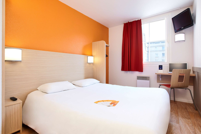 Bedroom 4, Premiere Classe - Montelimar Nord, Drôme