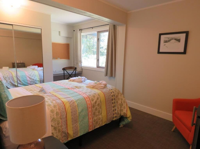 Bedroom 2, Bearvalley Guesthouse, Kitimat-Stikine