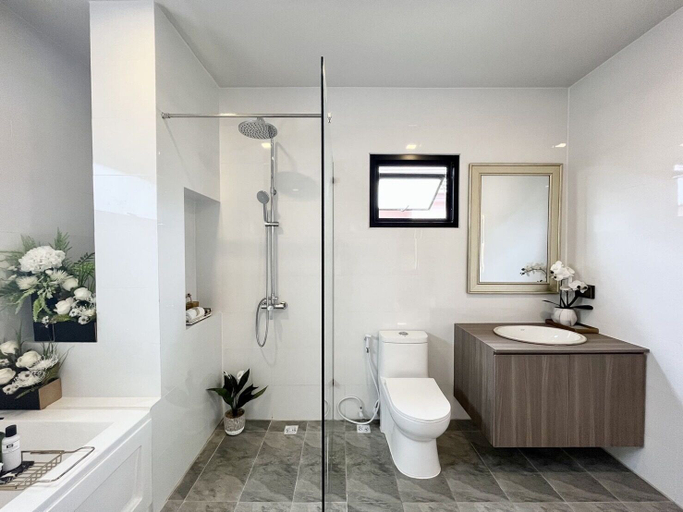Bathroom 4, Southern Peak Pool Villa HuayYai Pattaya, Sattahip