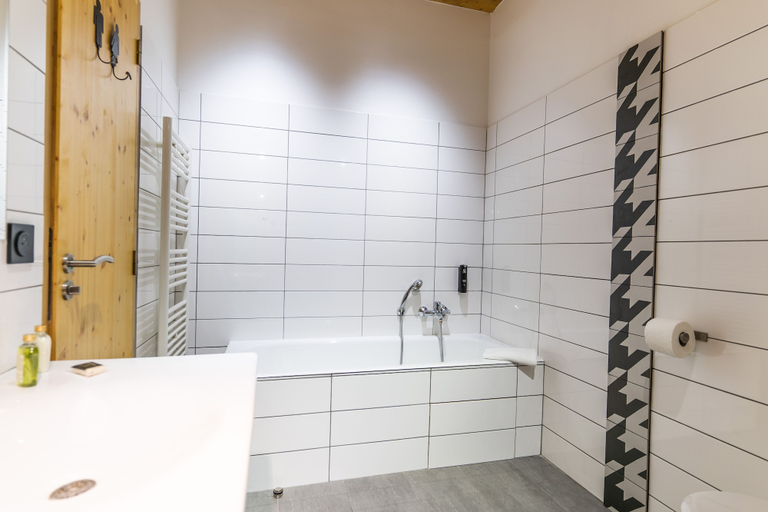 Bathroom 5, Cristal Lodge by Daddy Pool - TerresenS, Hautes-Alpes