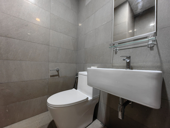 Bathroom 13