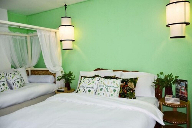 Bedroom 2, Penthouse 8 Colors Beach House Resort by Cocotel, Malay