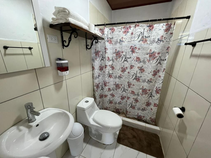 Bathroom 4, Velomares del Caribe, Puerto Cortés