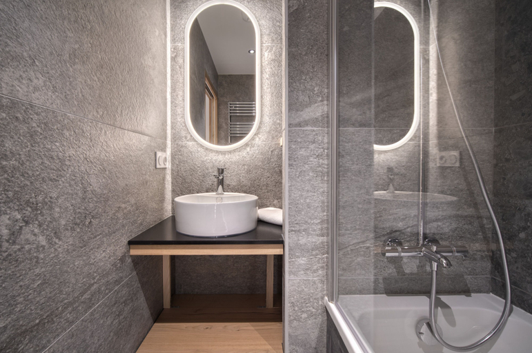 Bathroom 5, Lodge des Glaciers, Savoie